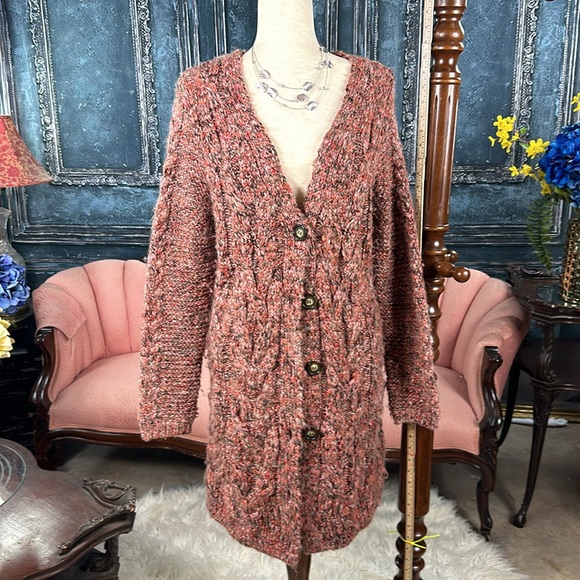 Huge cardigan sweater fuzzy - Picture 2 of 8